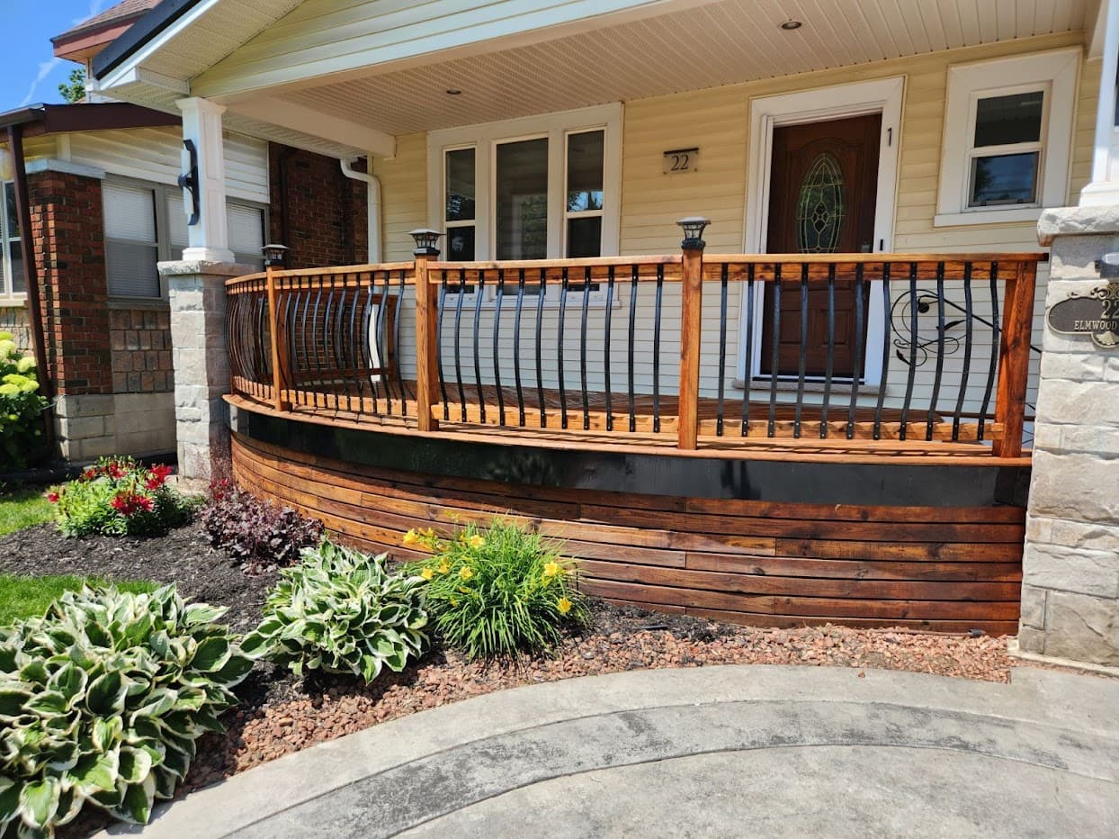Deck with custom railing — Master Decker